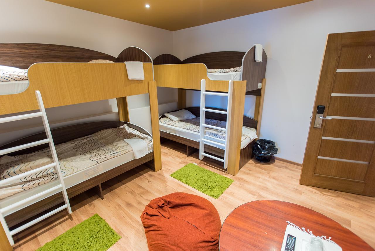 Green Hostel Сфынту-Георге Экстерьер фото