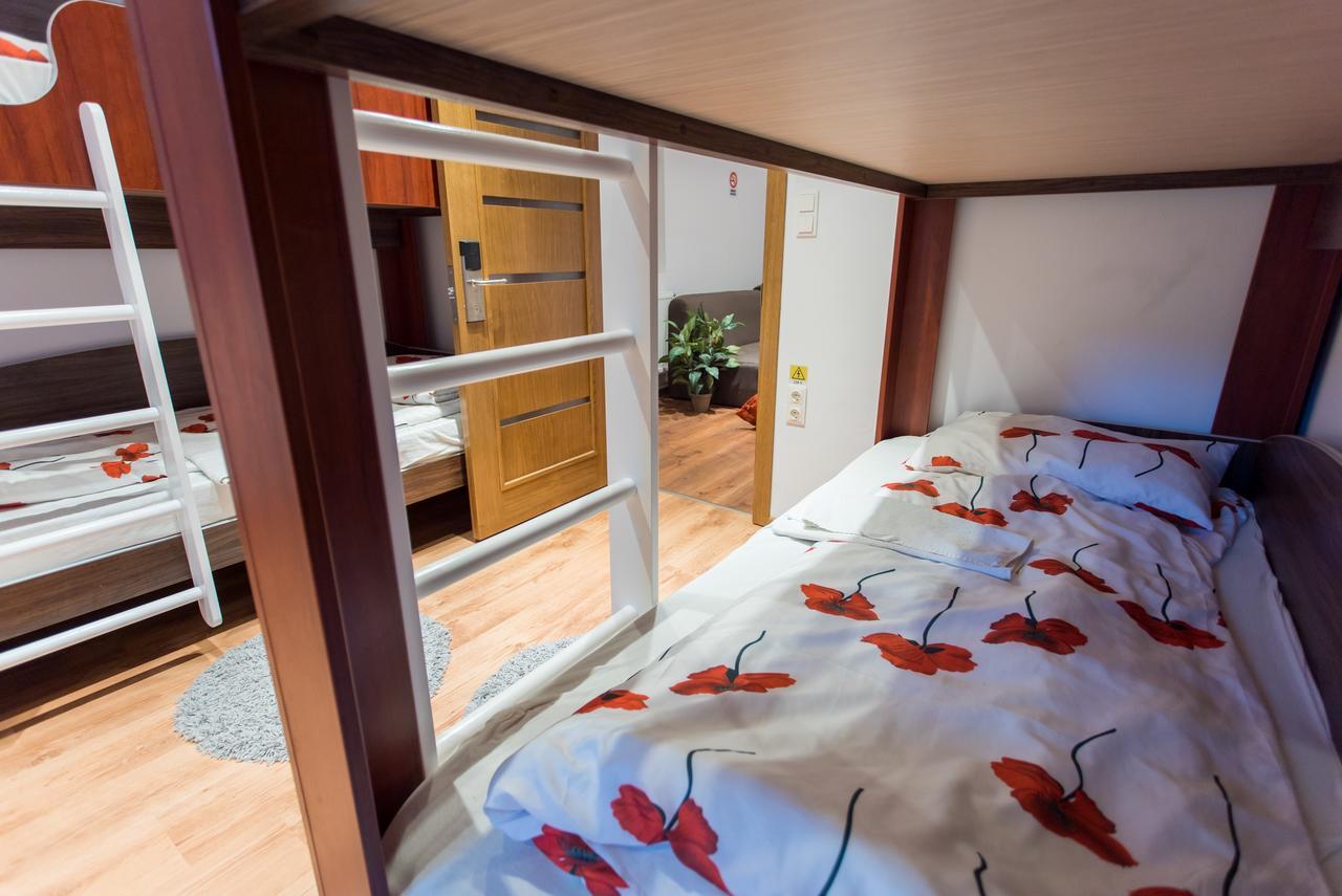 Green Hostel Сфынту-Георге Экстерьер фото