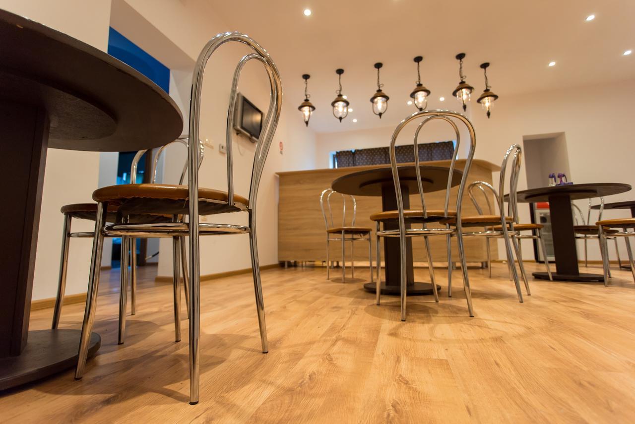 Green Hostel Сфынту-Георге Экстерьер фото